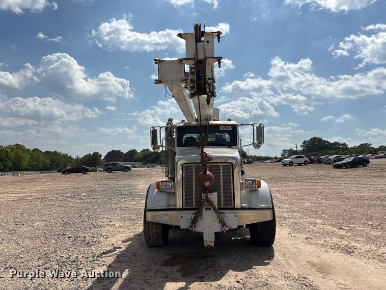 2012 Peterbilt 365 Crane Truck - photo 2