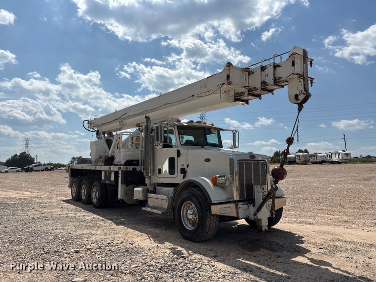 2012 Peterbilt 365 Crane Truck - photo 3