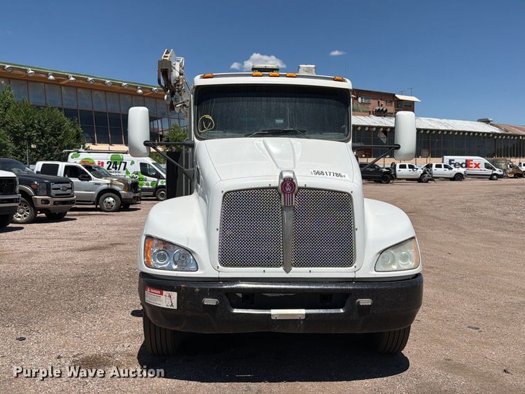 2013 Kenworth T370 Utility / Service Truck - photo 2