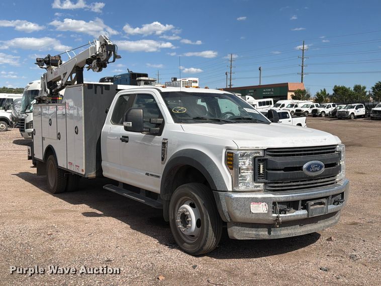 2018 Ford F550 Super Duty XL Crew Cab Utility / Service Truck - photo 3