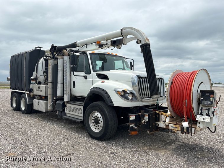 2018 International 7600 Sewer Jetter Truck - photo 3