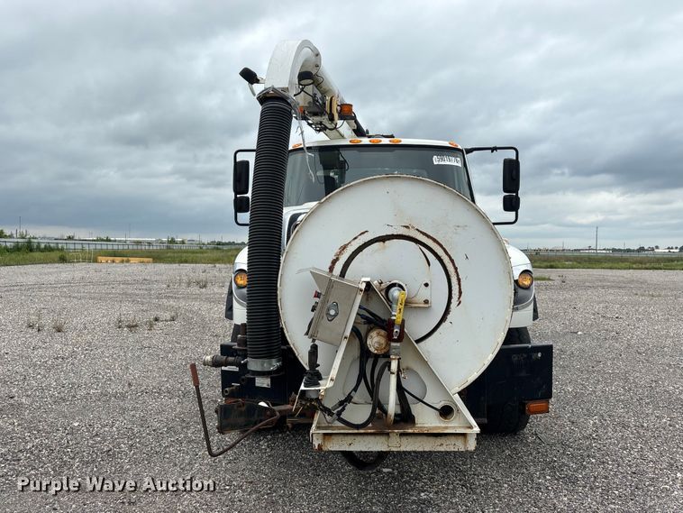 2017 International 7600 Sewer Jetter Truck - photo 2