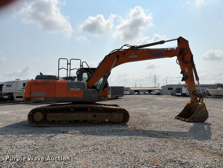 2017 XCMG XE210CU Excavator - photo 4