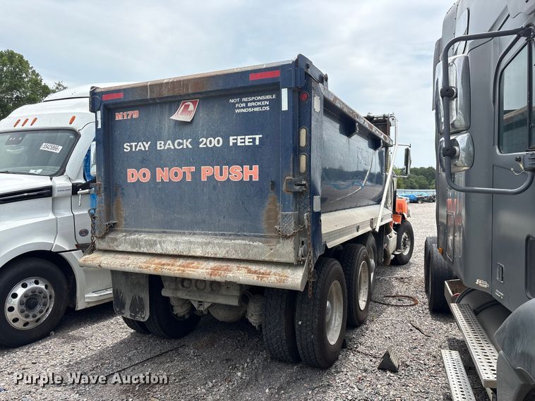 2020 Western Star 4700 Dump Truck - photo 4