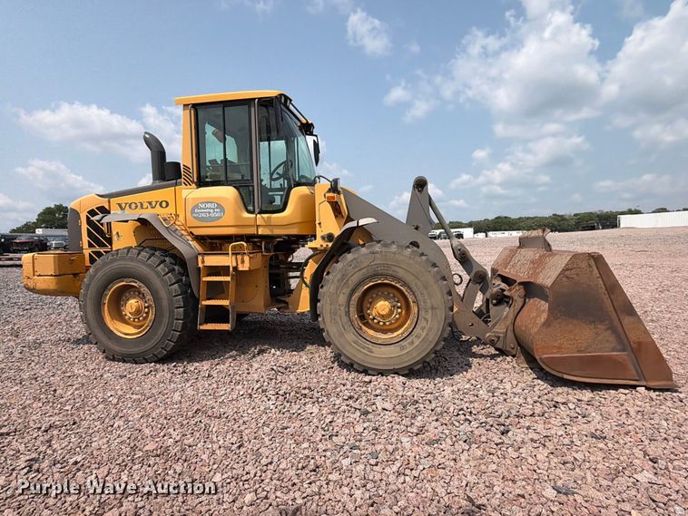 2009 Volvo L90F Wheel Loader - photo 4