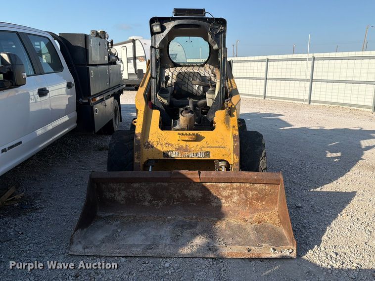 2009 Caterpillar 246C Skid Steer Loader - photo 2
