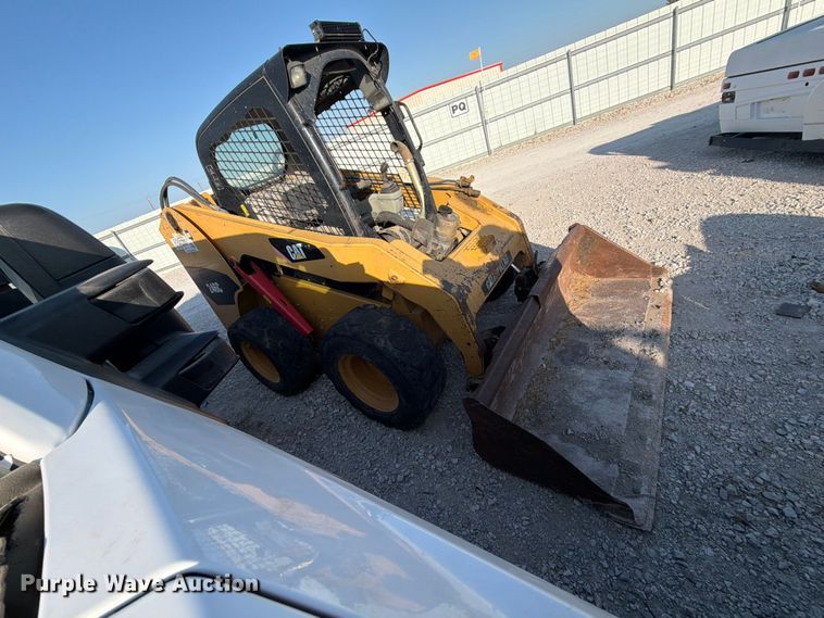 2009 Caterpillar 246C Skid Steer Loader - photo 4