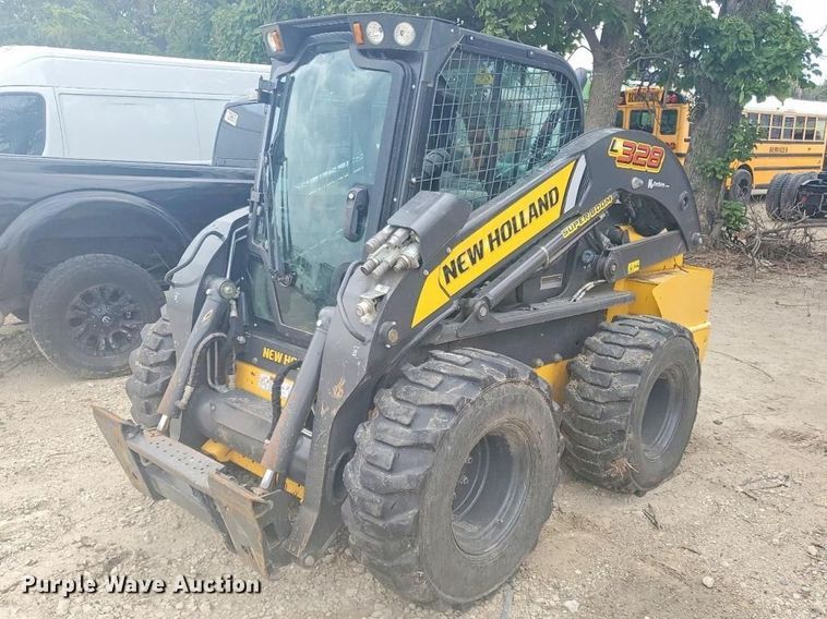 2022 New Holland L328 Skid Steer Loader - photo 3