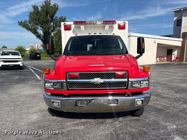 2007 Chevrolet C4500 Ambulance - photo 2