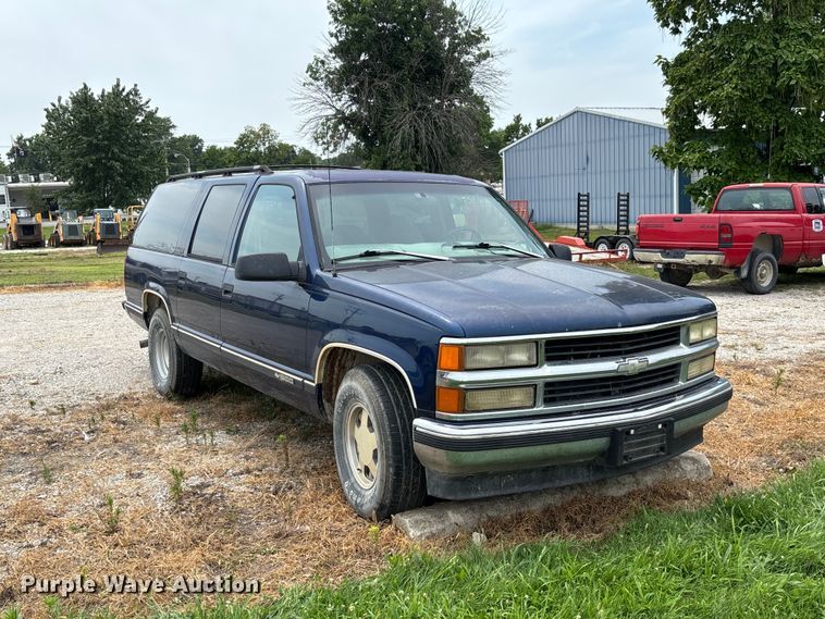 1999 Chevrolet Suburban 1500 SUV - photo 3