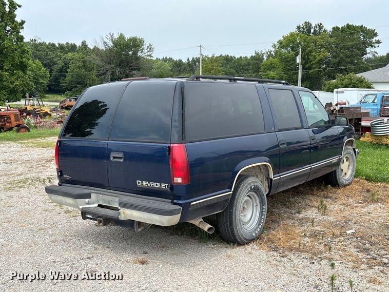1999 Chevrolet Suburban 1500 SUV - photo 5