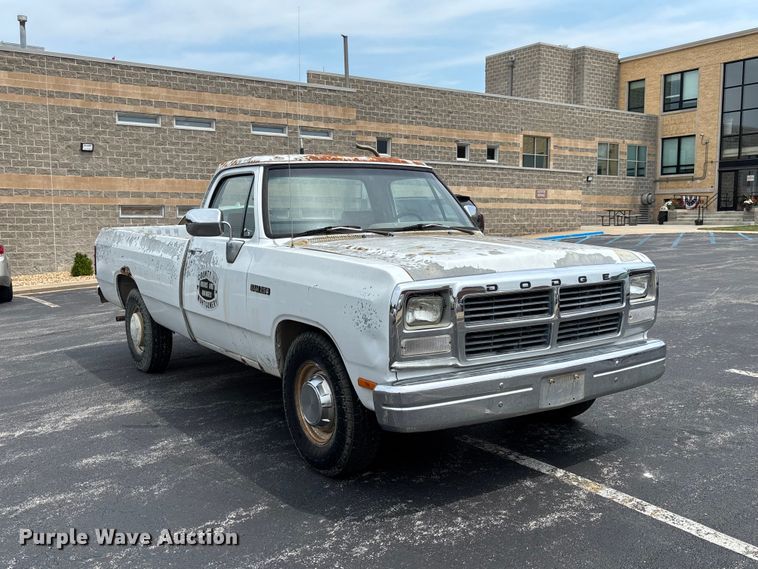 1993 Dodge D200 Pickup Truck - photo 3