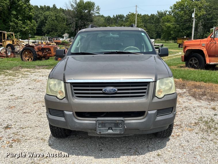 2006 Ford Explorer XLS SUV - photo 2
