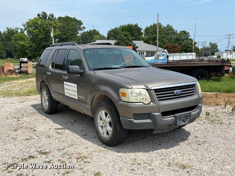 2006 Ford Explorer XLS SUV - photo 3
