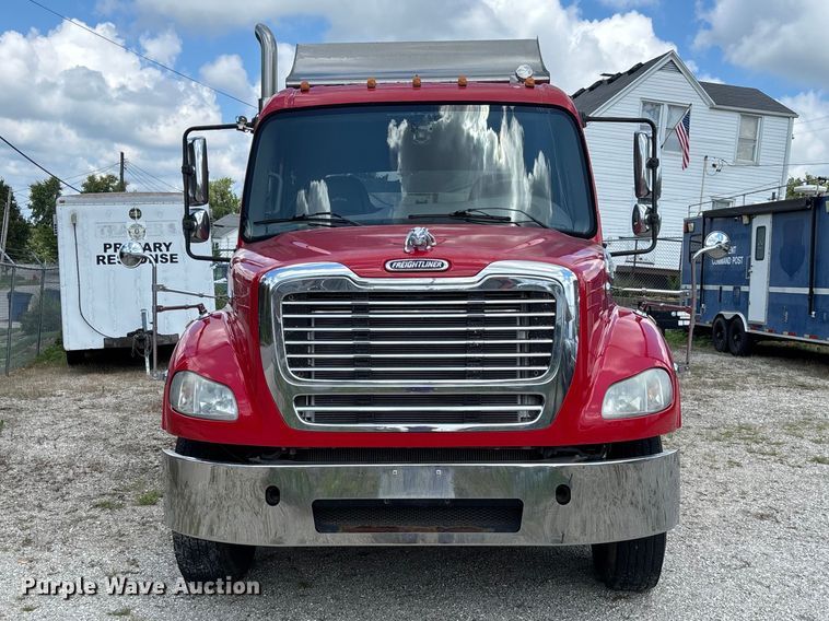 2011 Freightliner M2 112 Ext. Cab Flatbed Truck - photo 2