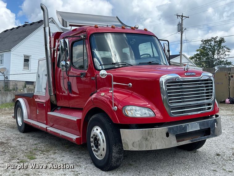 2011 Freightliner M2 112 Ext. Cab Flatbed Truck - photo 3