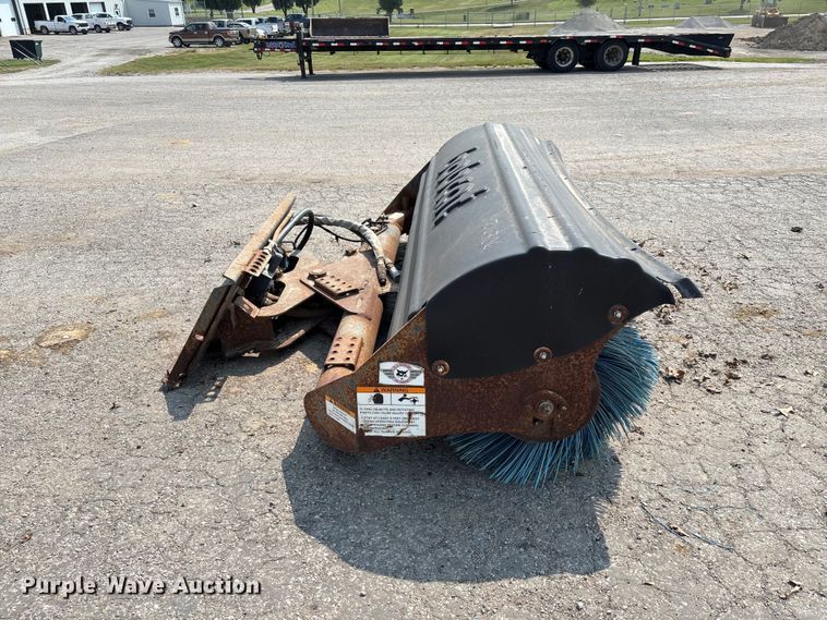 Bobcat 84 Angle Broom Skid Steer Broom - photo 4