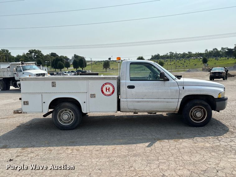 2000 Dodge Ram 2500 Utility Bed Pickup Truck - photo 4