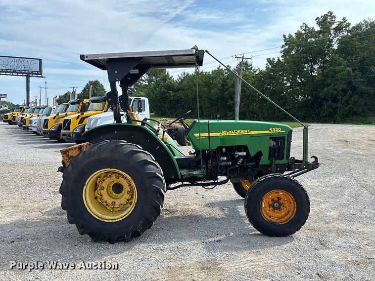 2003 John Deere 5320 Tractor - photo 4