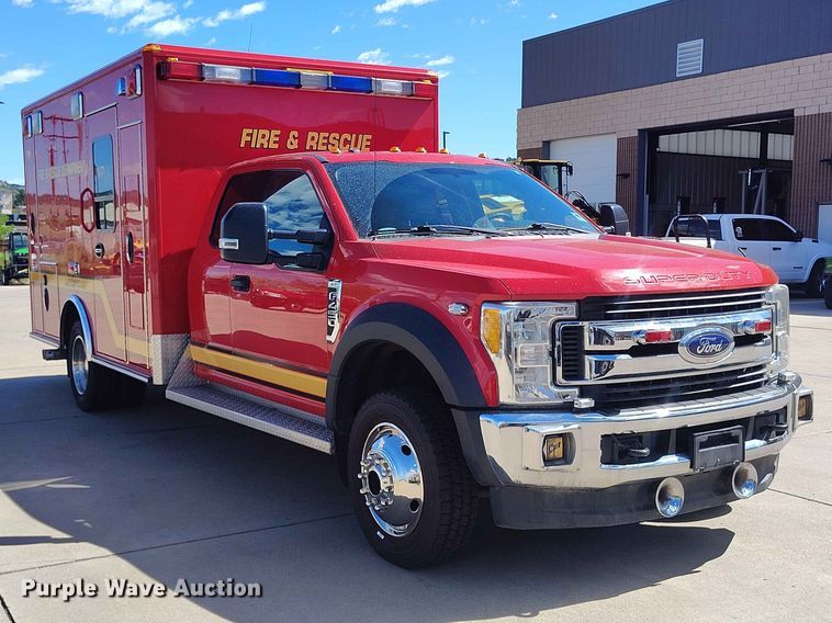 2017 Ford F450 Super Duty Ext. Cab Ambulance - photo 3