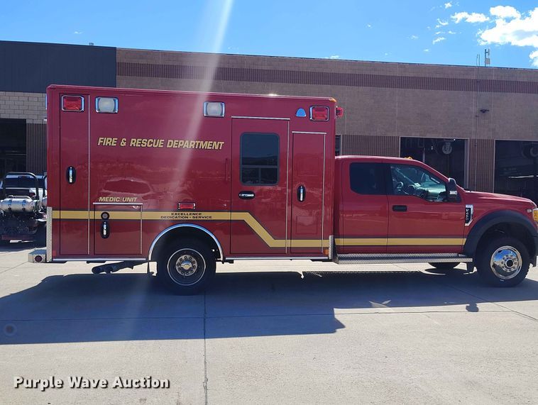 2017 Ford F450 Super Duty Ext. Cab Ambulance - photo 4
