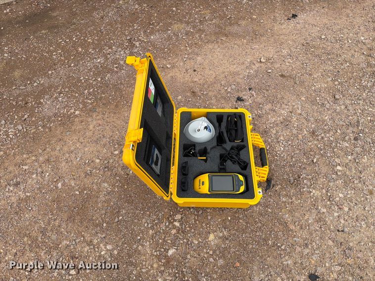 Trimble Geo7x Surveying Equipment - photo 4