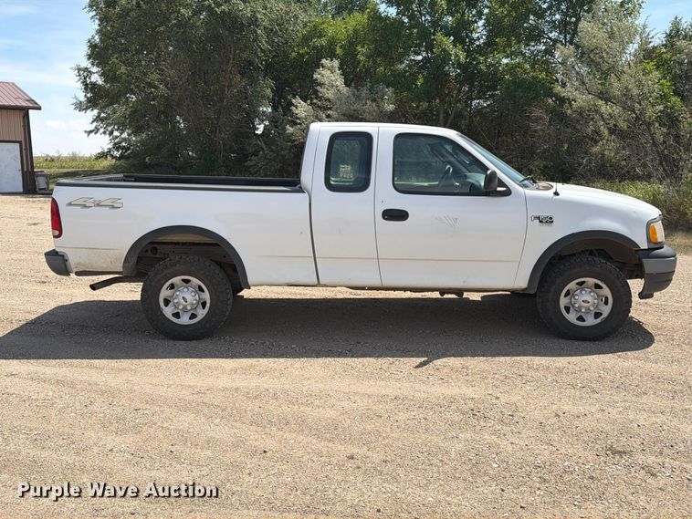 2002 Ford F150 Ext. Cab Pickup Truck - photo 4