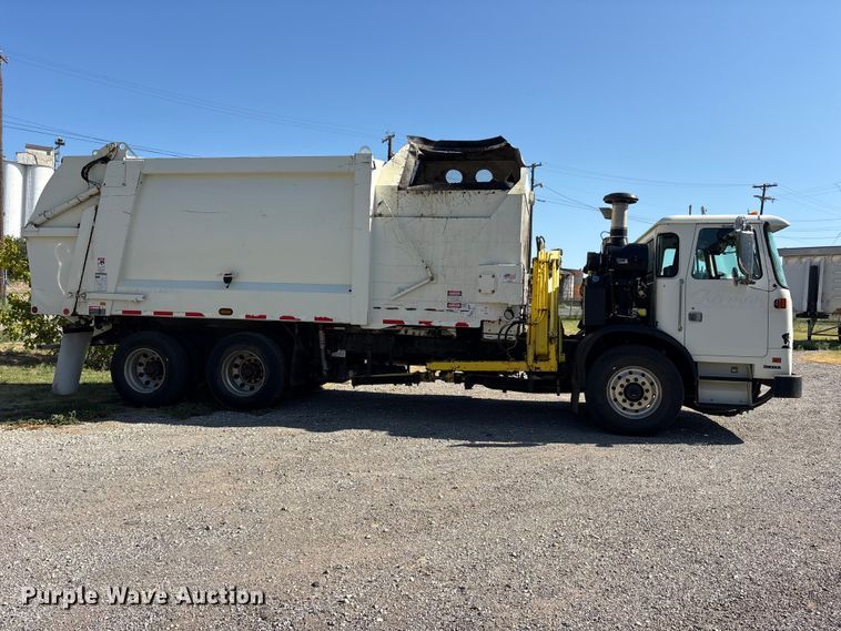 2013 Autocar Xpeditor Refuse Truck - photo 4