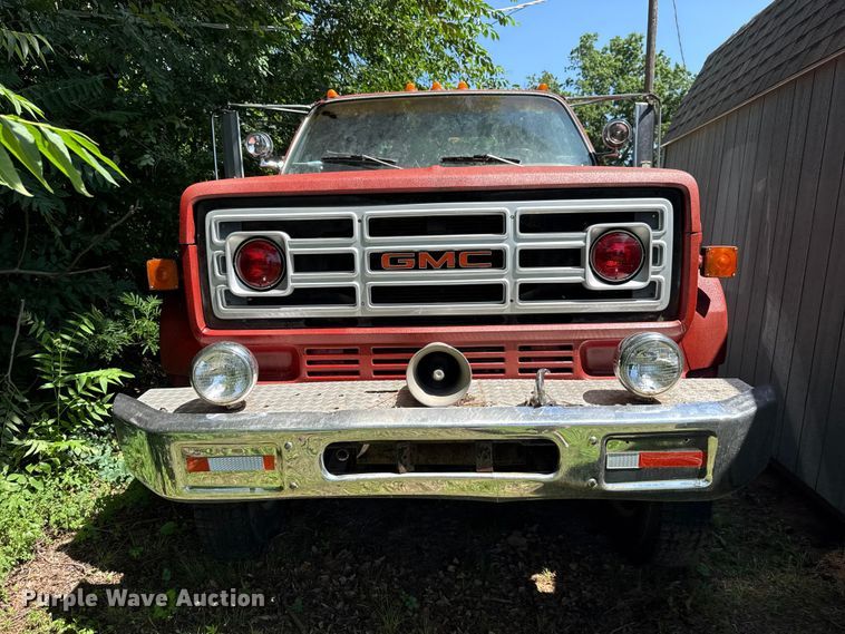 1979 GMC 7000 Pumper Fire Truck - photo 2