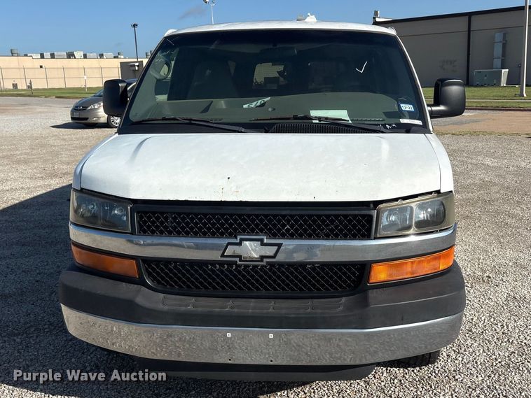 2008 Chevrolet Express Van - photo 2