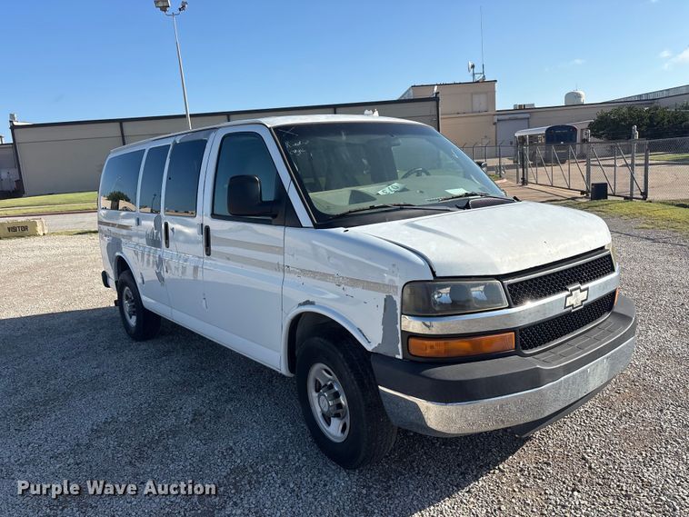 2008 Chevrolet Express Van - photo 3