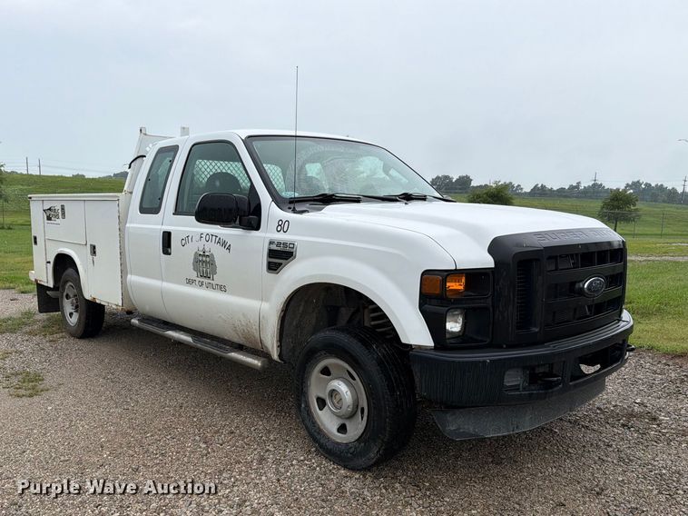 2008 Ford F250 Super Duty XL Ext. Cab Utility Bed Pickup Truck - photo 3