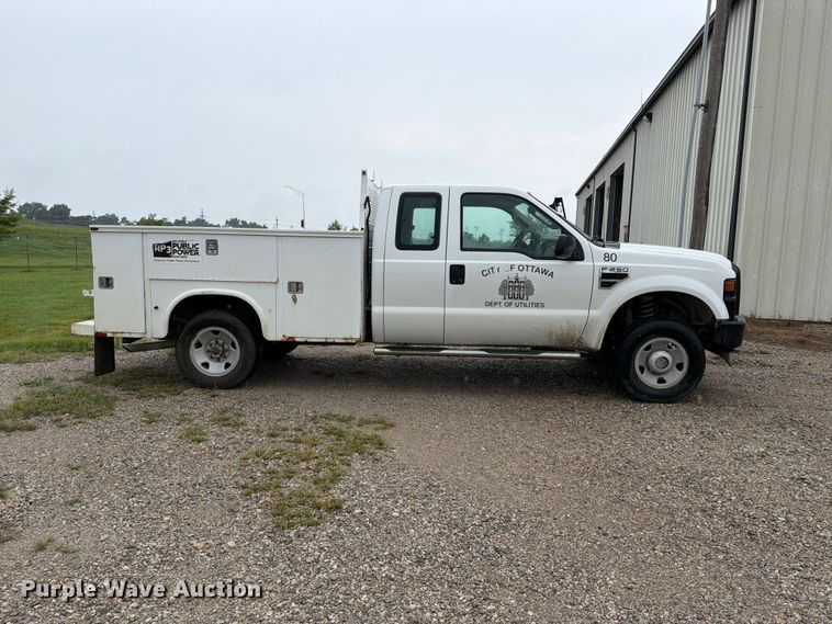 2008 Ford F250 Super Duty XL Ext. Cab Utility Bed Pickup Truck - photo 4