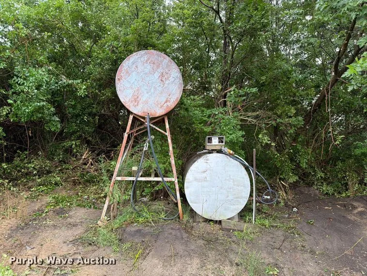 (2) Fuel Tanks