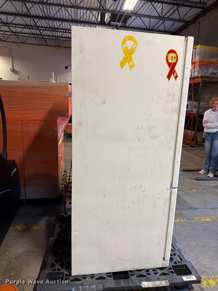 (2) Refrigerators - photo 2