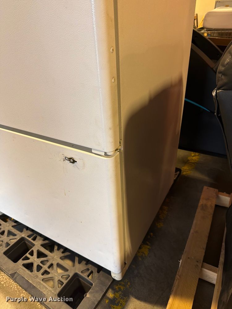 (2) Refrigerators - photo 5