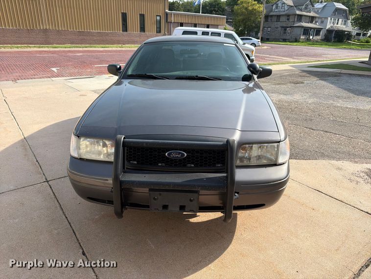 2009 Ford Crown Victoria Police Interceptor - photo 2
