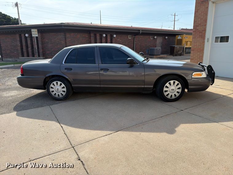 2009 Ford Crown Victoria Police Interceptor - photo 4