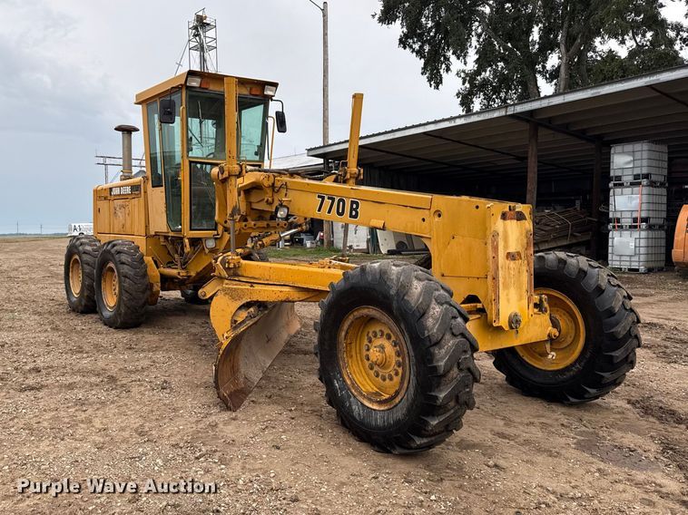 1993 John Deere 770B Motor Grader - photo 3