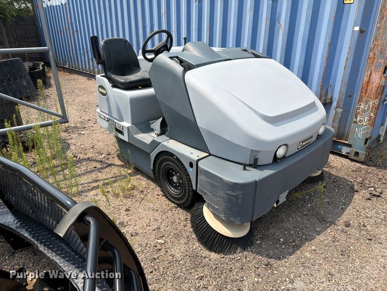 Advance SW8000 Sweeper - photo 3