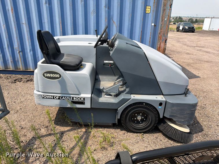 Advance SW8000 Sweeper - photo 4