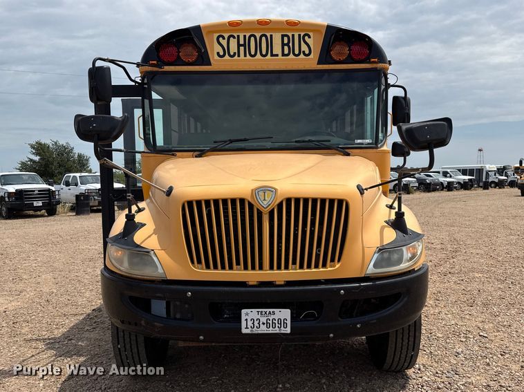 2014 IC PB10500 School Bus - photo 2