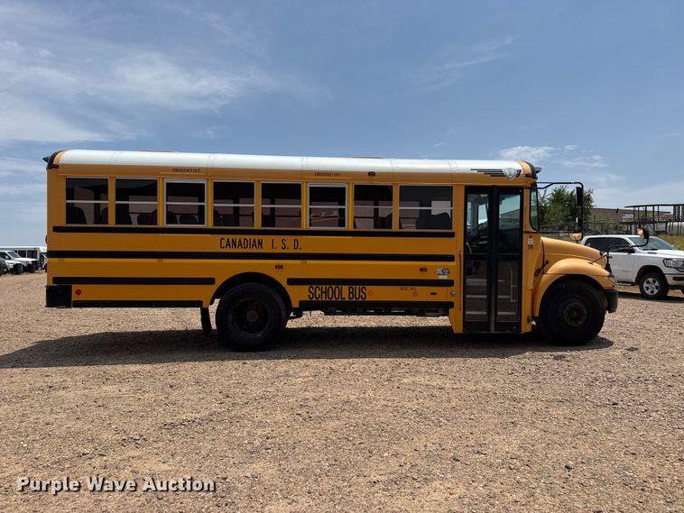 2012 IC PB10500 School Bus - photo 4