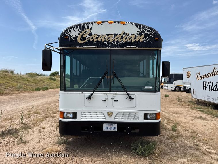 2014 IC PC30500 Coach Bus - photo 2