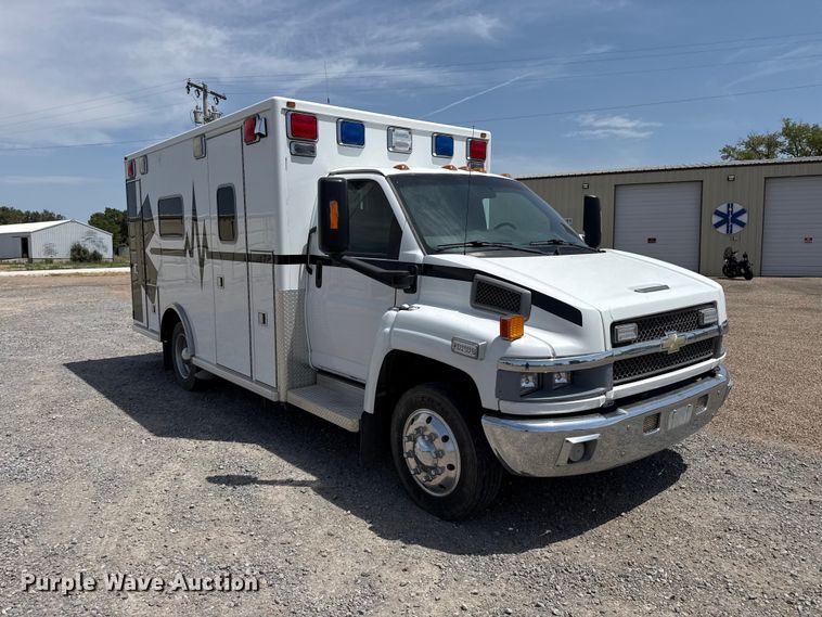 2007 Chevrolet C4500 Ambulance - photo 3