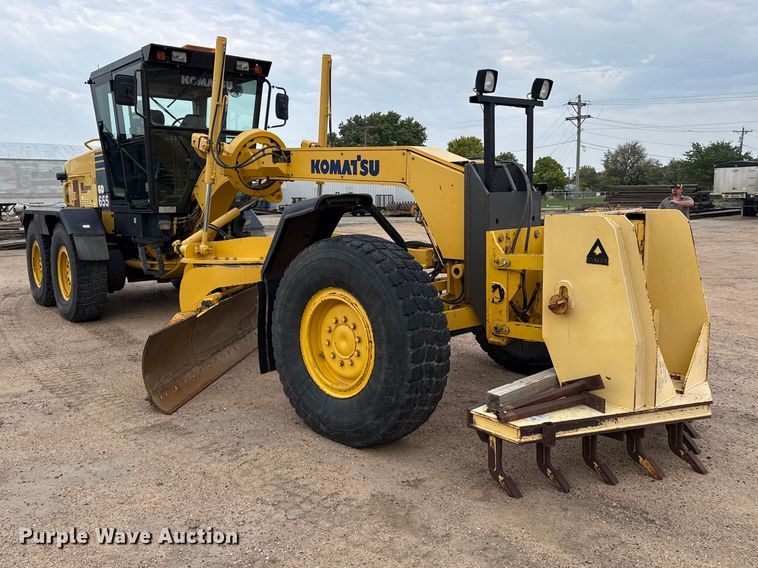 2006 Komatsu GD655 Motor Grader - photo 3