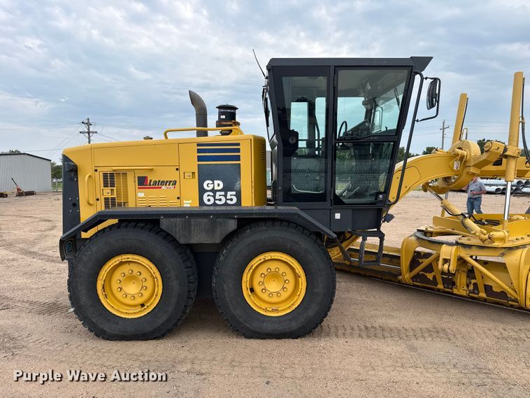 2006 Komatsu GD655 Motor Grader - photo 5