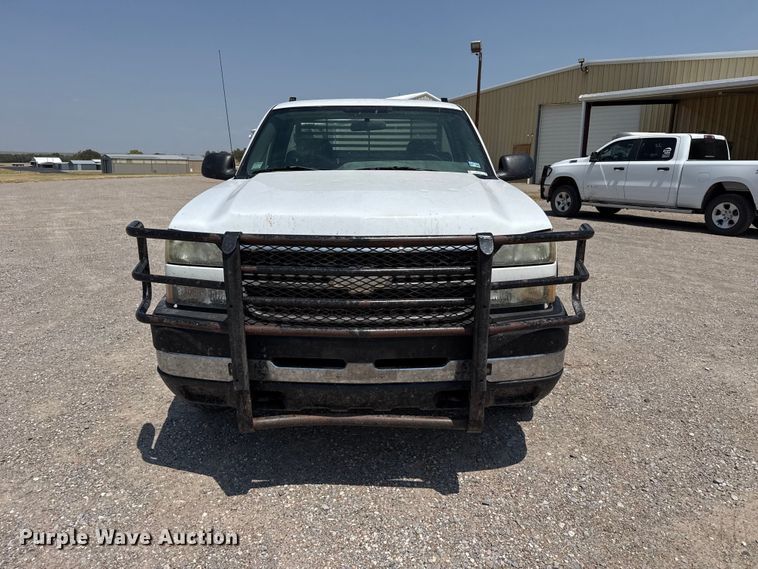 2006 Chevrolet Silverado 2500HD Pickup Truck - photo 2