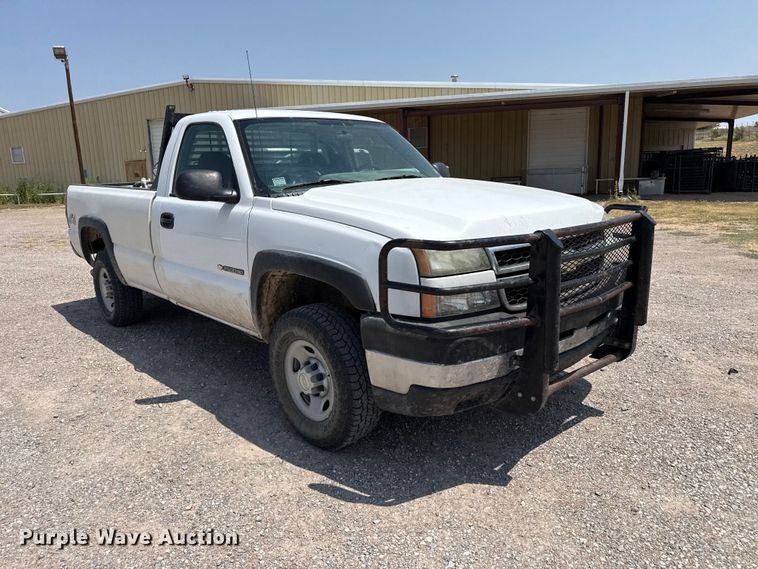 2006 Chevrolet Silverado 2500HD Pickup Truck - photo 3