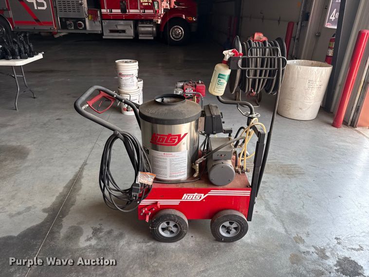 Hotsy Pressure Washer - photo 4